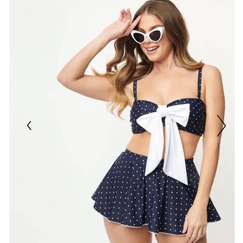 Unique Vintage NWT Pin Dot Pin-Up Rialto Bikini Top ONLY‎